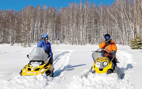 Seguro de viaje para moto de nieve